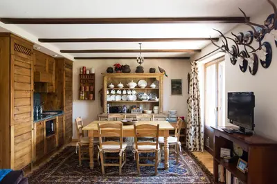 Una cocina o zona de cocina en Wood ✪ WiFi, terraza ✪ Ideal excursiones
