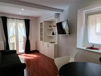 Una televisión o centro de entretenimiento en Ca la Maria