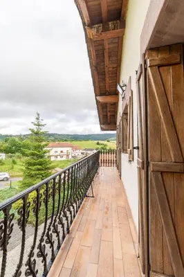 Un balcón o terraza de Casa rural Gibelea y Gibelea Txiki