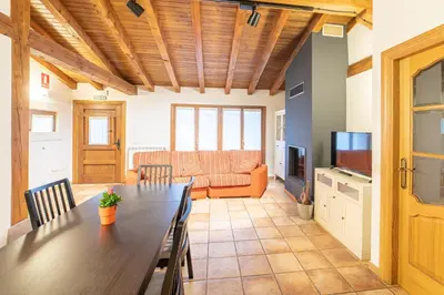 Una televisión o centro de entretenimiento en Casa rural Gibelea y Gibelea Txiki