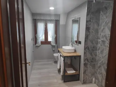 Un baño de TurJalon - Apartamentos