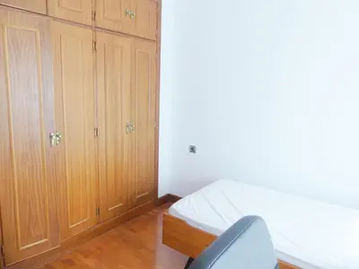 Plano de Apartamento luminoso, funcional y amplio en zona hospitalaria