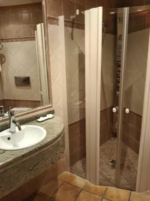 Un baño de HOTEL EL CASTELL