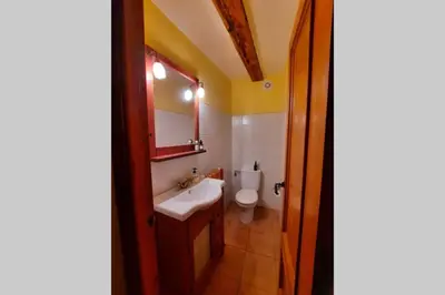 Un baño de CA JOAN a VILLORES, Els Ports (País Valencià)