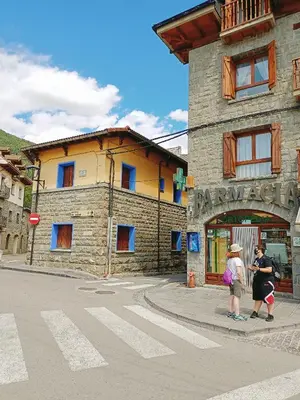 Clientes alojados en Origen Pelaire Refugio Tena Centro Biescas con encanto UbicacionTop