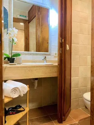 Un baño de Casa Rural Las Migas