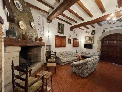 Zona de estar de Masia Catalana SolSenyor by El Secret de la Conca