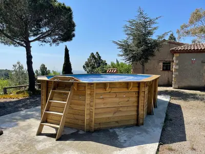 Instalaciones para jugar al ping pong en Masia Catalana SolSenyor by El Secret de la Conca o alrededores