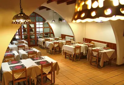 Un restaurante o sitio para comer en H Ribera