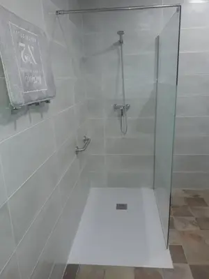 Un baño de Apartamentos Hiberus Flumen