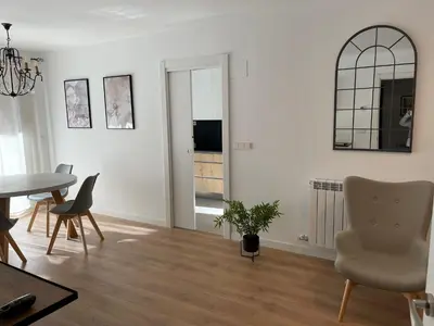 Una televisión o centro de entretenimiento en Blanchard Benas 2