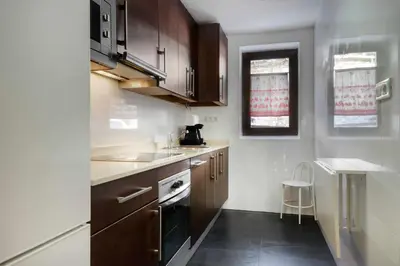 Una cocina o zona de cocina en La casita de Carol, apartamento con piscina y spa