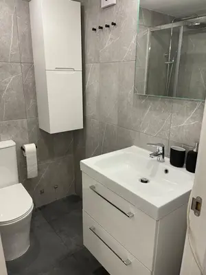 Un baño de Baqueira 1500 (pie pista). Edificio Bonaigüa