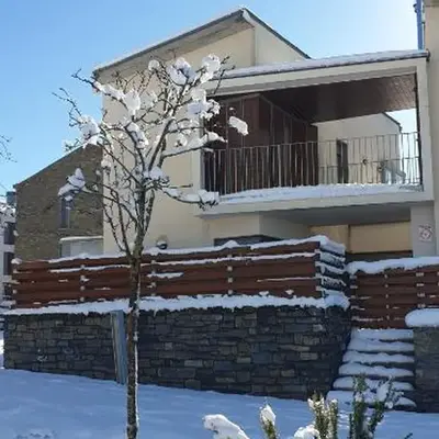 Chalet adosado entero