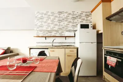 Una cocina o zona de cocina en Mirador de Sallent - piso con vistas