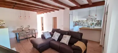 Una cocina o zona de cocina en Casa con vistas, piscina y animales de granja, LA CASETA