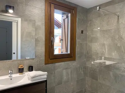 Un baño de BPIRINEOS-Sierra de Chia