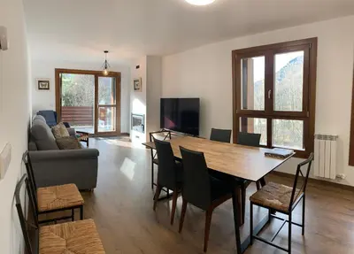 Una televisión o centro de entretenimiento en BPIRINEOS-Sierra de Chia