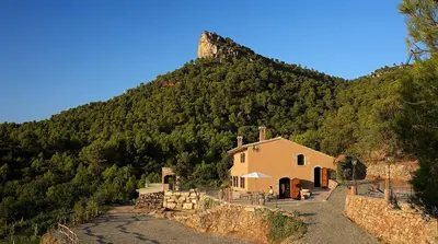 Vista general de una montaña o vista desde la villa