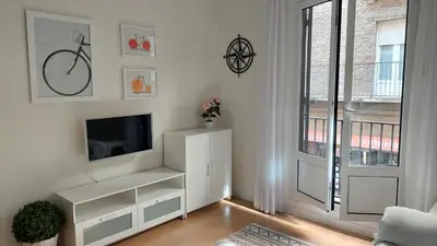 Una televisión o centro de entretenimiento en Ibarrenea Apartamento