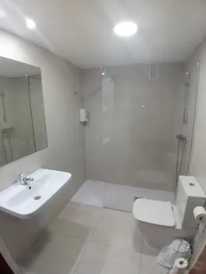 Un baño de Pensión Acella