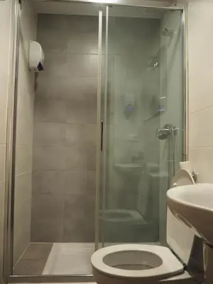 Un baño de Pensión Acella
