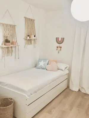 Cama o camas de una habitación en Precioso Piso Monzón Terraza, PARKING,PISCINA,zona de juegos