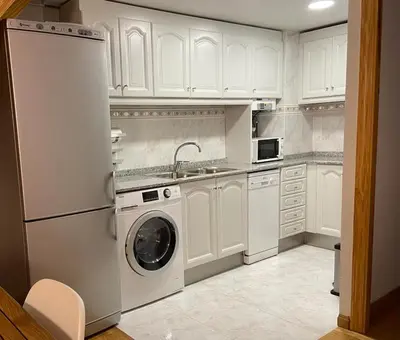 Una cocina o zona de cocina en BPIRINEOS-Coronas