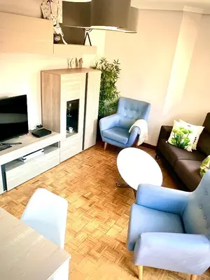 Una televisión o centro de entretenimiento en TUDELA CENTRO-Teatro Gaztambide-3 habitac.