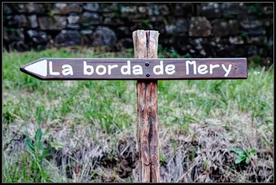 Certificado, premio, señal o documento que está expuesto en La Borda de Mery.