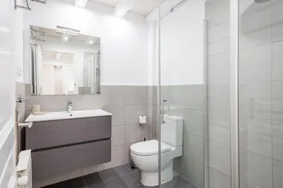 Un baño de Luderna - Apartamento con terraza Mirador Salardu