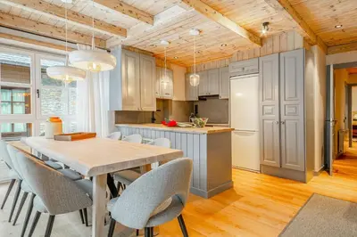 Una cocina o zona de cocina en Luderna - Apartamento Val de Ruda B65 Liat