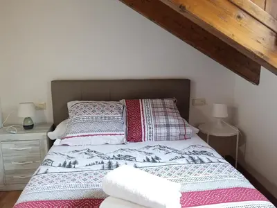 Cama o camas de una habitación en BPIRINEOS-Parque Los Tilos 4
