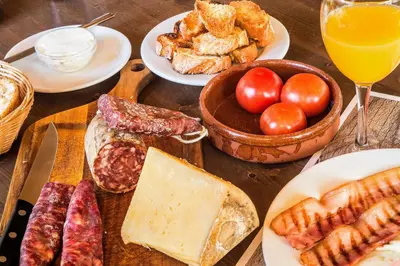 Comida en o cerca de este hostal o pensión