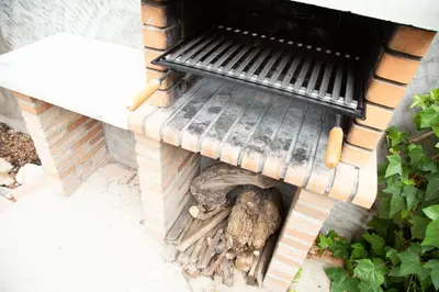 Barbacoa disponible para clientes en el apartamento