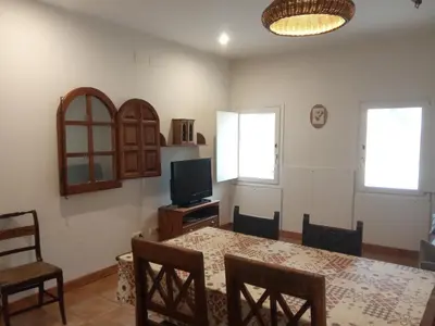 Una televisión o centro de entretenimiento en El Olivo