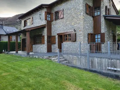 Edificio en el que se encuentra el chalet de montaña