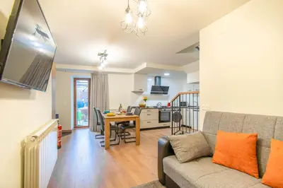 Zona de estar de Preciosa casa rural con jardin cerca de Pamplona