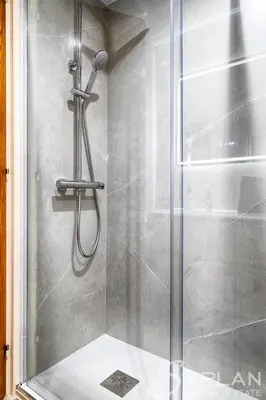 Un baño de Saplan Real Estate SALARDÚ