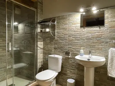 Un baño de Palacio de Aralar Grande Familias