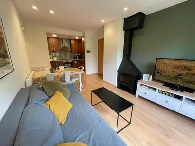 Una televisión o centro de entretenimiento en B28 - Resid. La Coma 2º - Villmor