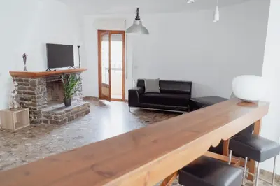 Una televisión o centro de entretenimiento en Cal Miquel