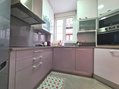 Una cocina o zona de cocina en Dos Torres Arte en Balcones - Calle Alfonso I