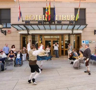 Clientes alojados en Hotel Tibur