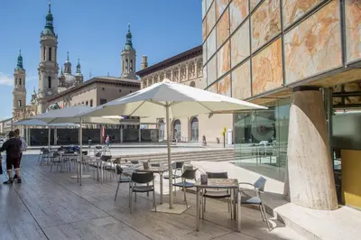 Un restaurante o sitio para comer en Hotel Tibur