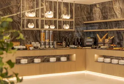 Una cocina o zona de cocina en Ilunion Romareda