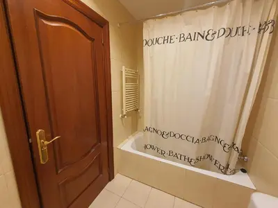 Un baño de Teo