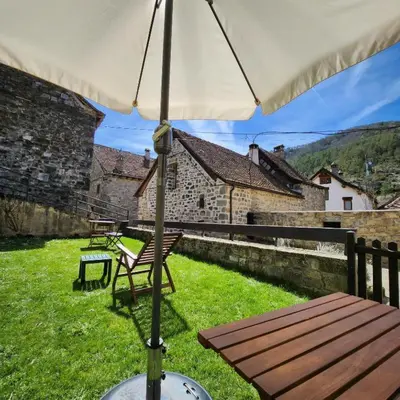 Vista general de una montaña o vista desde the country house