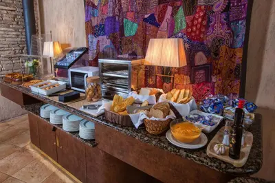 Comida en o cerca de este hotel