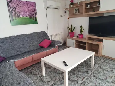 Una televisión o centro de entretenimiento en Ca La Miquela